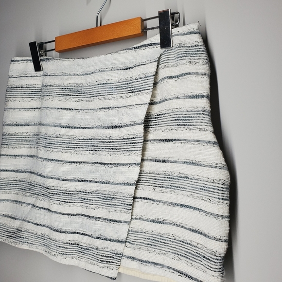 GAP Tweed Mini Skirt Size 8 - Picture 2 of 8